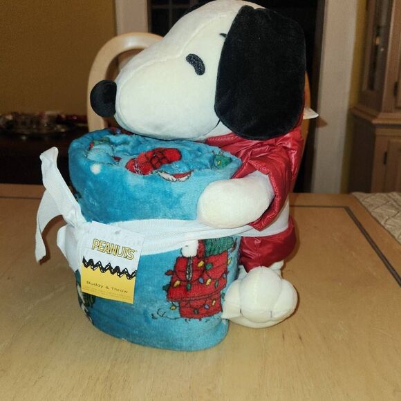 Peanuts Christnas Snoopy Buddy plush and throw blanket - Picture 2 of 7